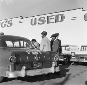 African Americans being arrested after attempting to integrate a bus in Birmingham, Alabama.