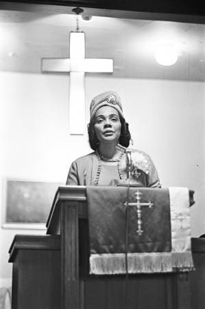 Coretta Scott King speaking to an audience of women at Hall Street Baptist Church in Montgomery, Alabama.