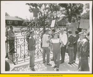 Pro-Faubus student demonstrators at Governor's Mansion