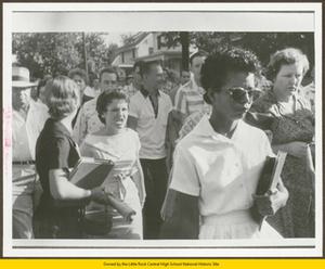 Elizabeth Eckford heckled by Hazel Bryant