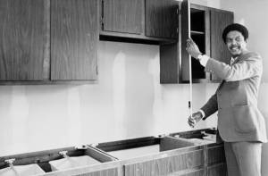 Thompson, Robert, Sr.: 1976