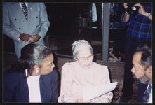[Rosa Parks and other guests at her Brotherhood Crusade tribute, Los Angeles, California, 1994] [graphic].