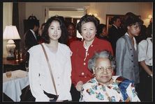 [Bertha Wallace Eason and others at the Henry Ford mansion (Fair Lane), Dearborn, Michigan] [graphic].