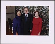 [Elaine Steele, President George W. Bush and First Lady Laura Bush, Washington, D.C., 2001] [graphic].