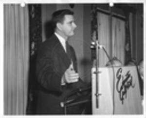 Gartin speaking at Edgewater Gulf Hotel