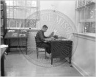 Negative, unidentified (1)