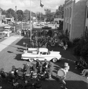 Raising the Confederate Flag at Lexington County Courthouse